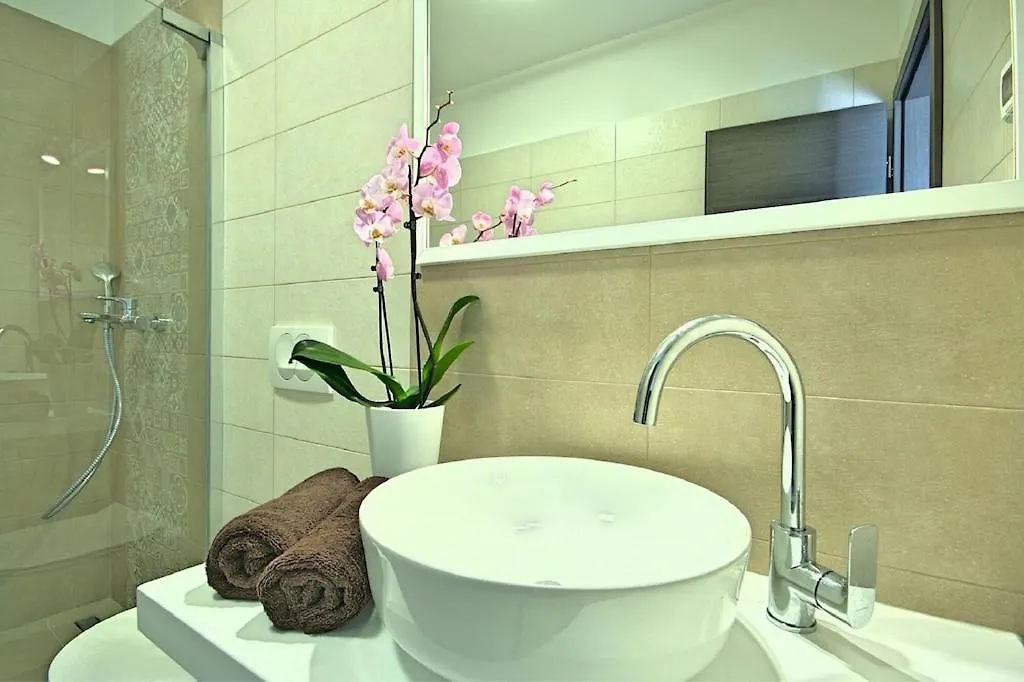 Svetvinčenat Villa Latini - Ideal For A Family Vacation. Heated Pool. Local Breakfast Optional Available