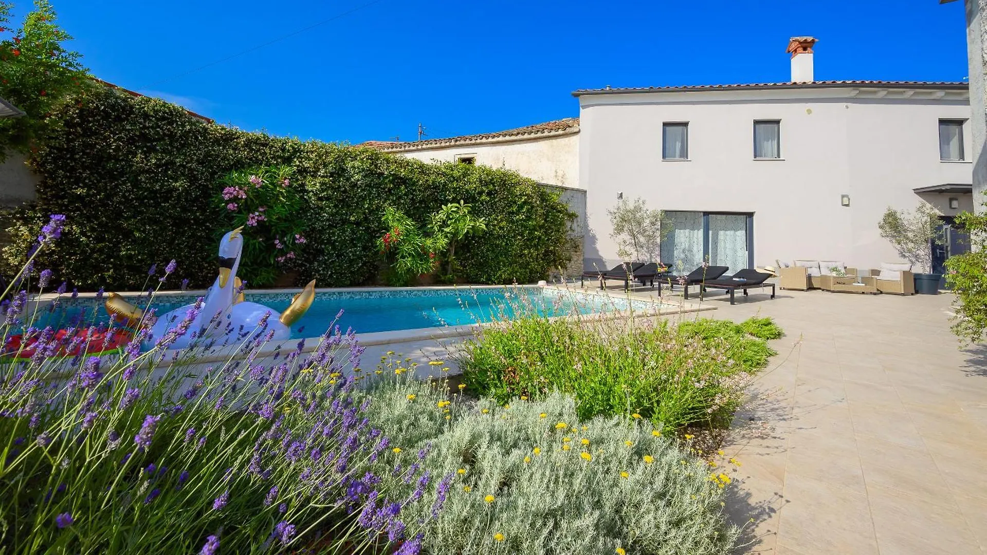 Svetvinčenat Villa Latini - Ideal For A Family Vacation. Heated Pool. Local Breakfast Optional Available