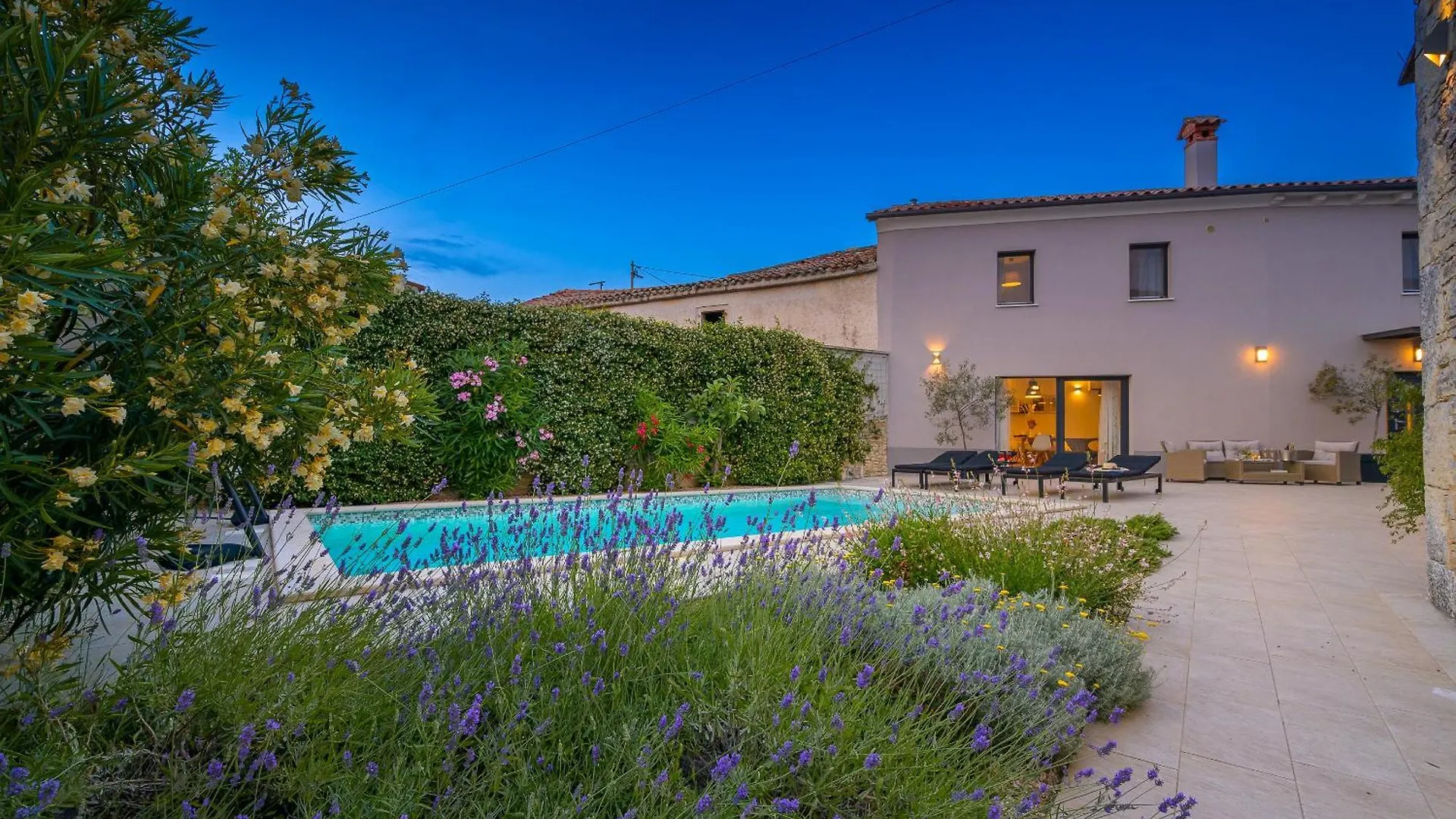 Svetvinčenat Villa Latini - Ideal For A Family Vacation. Heated Pool. Local Breakfast Optional Available