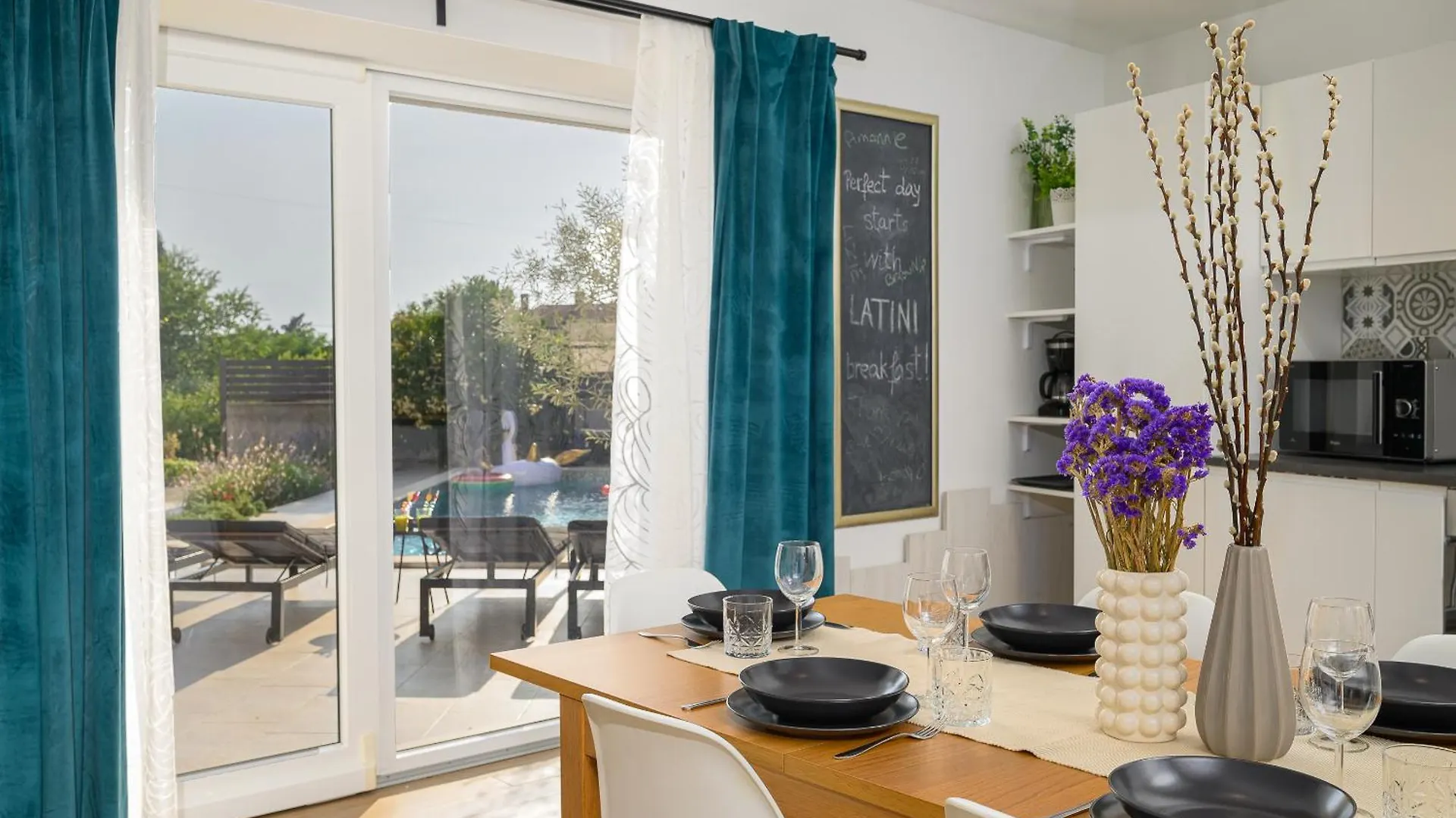 Svetvinčenat Villa Latini - Ideal For A Family Vacation. Heated Pool. Local Breakfast Optional Available